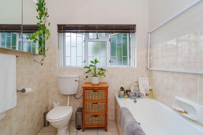 3 Bedroom Property for Sale in Harfield Village Western Cape